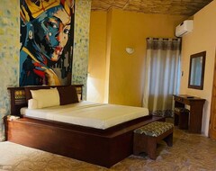 Hotel Bamboo (Banjul, Gambija)
