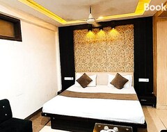 Khách sạn HOTEL CITY NIGHT -- Near Ludhiana Railway Station --Super Suites Rooms -- Special for Families, Couples & Corporate (Ludhiana, Ấn Độ)