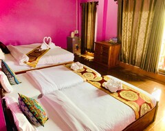 Khách sạn Happy Riverview Hotel (Vang Vieng, Lào)