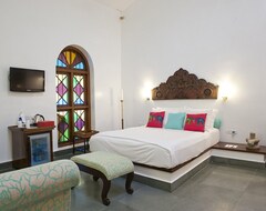 Hotel Purity At Lake Vembanad (Alappuzha, India)
