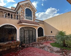 Toàn bộ căn nhà/căn hộ Entire Colonial Home With Private Parking - 6 Min Drive To Centro (Zapotlanejo, Mexico)