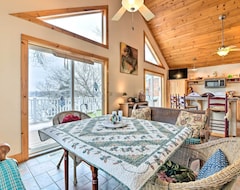 Casa/apartamento entero New! Lakeside Cottage Escape W/private Dock & Deck (Martin, EE. UU.)