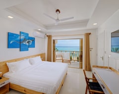 Bed & Breakfast Luau Beach Inn, Maldives (Felidhoo Atoll, Maldives)
