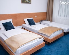 Khách sạn Hotel Borovi Forest Resort & Spa (Sjenica, Séc-bia)