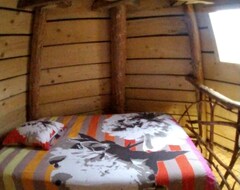 Toàn bộ căn nhà/căn hộ Tipi Unusual Comfortable Accommodation At 830m Altitude Calm And Nature (Plénisette, Pháp)