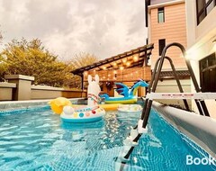 Tüm Ev/Apart Daire Cozy Pool Villa With Ktv + Outdoor Cinema + Jacuzzi !! - Just 2 Mins From Beach ! (Batu Ferringhi, Malezya)