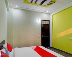 Khách sạn Oyo Flagship 81174 Executive Homes (Noida, Ấn Độ)