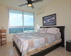 Entire House / Apartment Beachfront Condo-beautiful Ocean /mountain Views-perfect For Couples Or Families (Panama City, Panama)