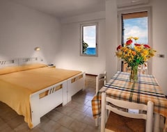 Hotelli Baia Calava Hotel E Residence (Gioiosa Marea, Italia)