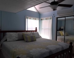 Khách sạn 12 Sealofts On The Beach (Frigate Bay Beach, Saint Kitts and Nevis)