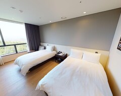 Hotel Nanta Jeju (Jeju-si, South Korea)