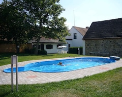 Tüm Ev/Apart Daire Holiday Apartment With Wifi, Well-Kept Garden, Tennis Court And Pool (Josefuv Dul, Çek Cumhuriyeti)