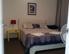 Khách sạn Grand Apartments Gold Coast (Southport, Úc)