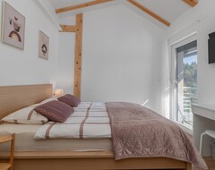 Toàn bộ căn nhà/căn hộ 3 Bedroom Accommodation In Plaski (Plaški, Croatia)