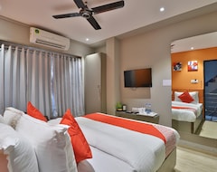 Oyo 45276 Hotel Avalon (Surat, Indija)