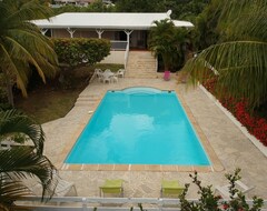 Koko talo/asunto Great House With Large Swimming Pool And Garden (Le Francois, Antilles Française)