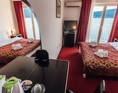 Khách sạn Hotel Azzurro (Herceg Novi, Montenegro)