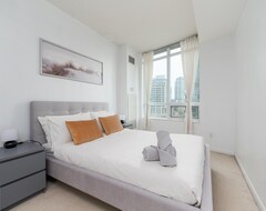 Khách sạn Spacious 2br Suite In Fort York (Toronto, Canada)