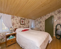 Bed & Breakfast Maison des lilas (La Malbaie, Canada)