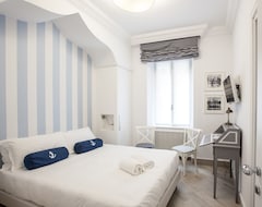 Khách sạn Hotel Marina Charming Rooms (Finale Ligure, Ý)