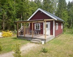 Tüm Ev/Apart Daire Cottage By The Lake Örsjön With Free Wi-fi And Its Own Private Rowing Boat (Hallaryd, İsveç)