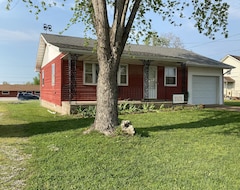 Entire House / Apartment Cozy House/attached Garage Close To Lucas Oil Race Track And Pomme De Terre Lake (Wheatland, USA)
