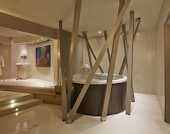 Otel Kassandra Bay Resort, Suites & Spa (Vassilias, Yunanistan)