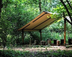 Khu cắm trại Lodge Dormir Au Chant Des Loups (Sury-aux-Bois, Pháp)