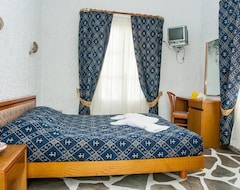 Hotel Manousos' Rooms (Galissas, Greece)