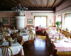 Khách sạn Al Cavallino Rosso (Belluno, Ý)