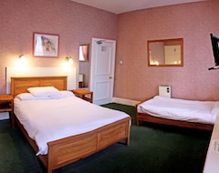 Hotel The Raven (Corby, United Kingdom)
