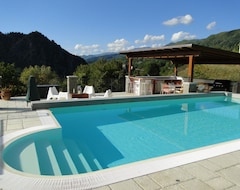 Toàn bộ căn nhà/căn hộ Beautiful Village House, Pool. Walk To Restaurant. Wifi. Flexible Changeover. (San Romano in Garfagnana, Ý)