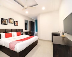 Hotel Oyo Rooms Ludhiana Railway Station Clock Tower (Ludhiana, Indien)