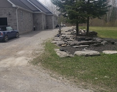 Casa rural Stone Farm House - 3 Bedrooms - Private On 100 Acres - 20 Min From Casino Rama (Sebright, Kanada)