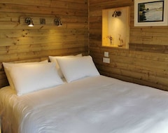Toàn bộ căn nhà/căn hộ Deluxe Romantic Glamping Cabin With King Bed (Borris, Ai-len)