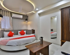 OYO 15981 Hotel Shiv Ganga (Ahmedabad, India)