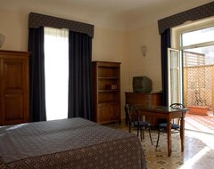 Hotel La Residenza (Messina, İtalya)
