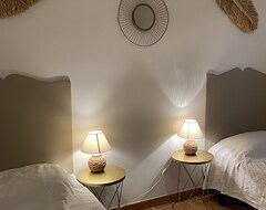 Toàn bộ căn nhà/căn hộ 2 Bedrooms House With All Conforts, Fabulous View On The Bay Of Tiuccia , 20 Km From Ajaccio (Calcatoggio, Pháp)