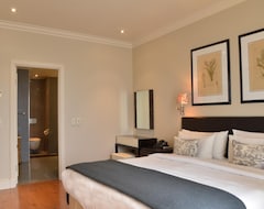 Hotel 404 Cape Royale Luxury Apartments (Green Point, South Africa)