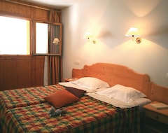 Hotelli Travelski Home Select - Residence Les Chalets Du Galibier 4 Stars (Valloire, Ranska)
