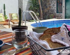 Pensión Hostal Pimampiro (Puerto Baquerizo Moreno, Ecuador)