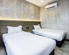 Sri Indar Hotel & Suites (Parit Buntar, Malaysia)