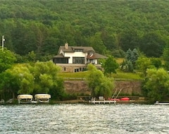 Toàn bộ căn nhà/căn hộ Beautiful Timber-frame Cottage - Canandaigua Lake (Middlesex, Hoa Kỳ)