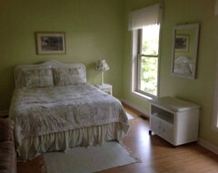 Entire House / Apartment Lake Front Home Wonderful Views Secluded Yet Close To Somerset (Monticello, USA)