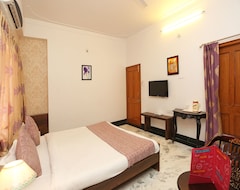 OYO 3540 Hotel Forever Rooms (Udaipur, Indija)