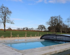 Toàn bộ căn nhà/căn hộ Le Houx Bleu: Charming 3 Star Cottage With Pool & Private Jacuzzi (Mantilly, Pháp)
