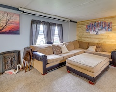 Entire House / Apartment Cozy Grove Vacation Rental Near Neosho River (Ash Grove, USA)