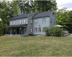 Casa/apartamento entero Cozy Restored Farmhouse On 21 Acres (Greenville, EE. UU.)