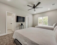 Toàn bộ căn nhà/căn hộ New Contemporary Home - Bright & Spacious! (Fort Worth, Hoa Kỳ)