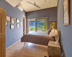 Cijela kuća/apartman Private Ultra Modern Romantic Seclusion With Dramatic Views of the Valley Below (Palm Desert, Sjedinjene Američke Države)